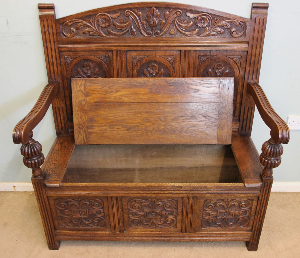 Hall Seat