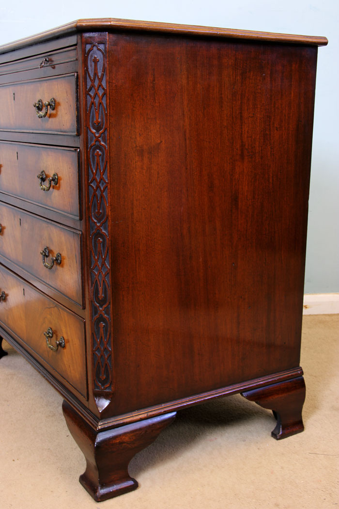 Small Georgian Style Bachelors Chest Drawers,
