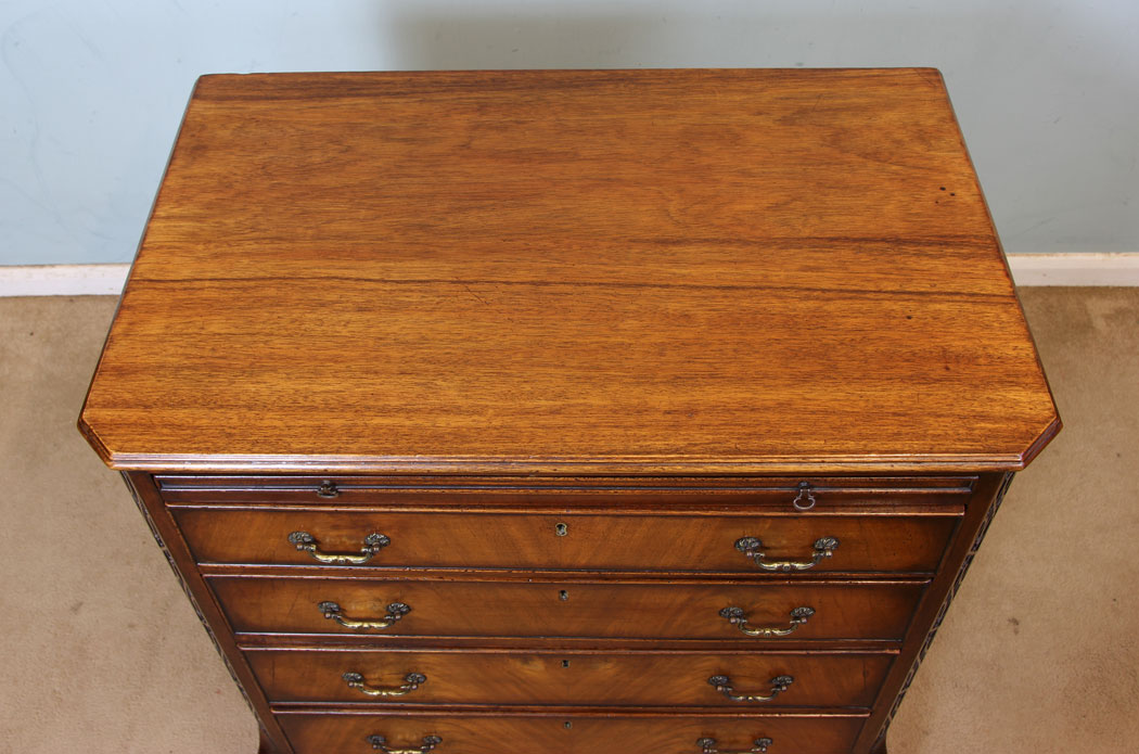 Small Georgian Style Chest Drawers,