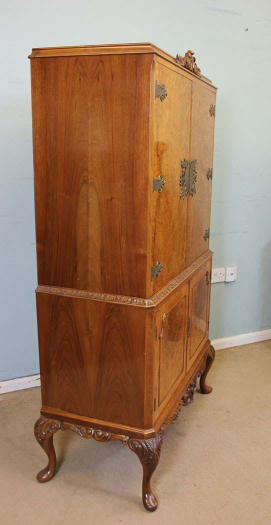 Queen Anne Style Burr Walnut Cocktail Cabinet,