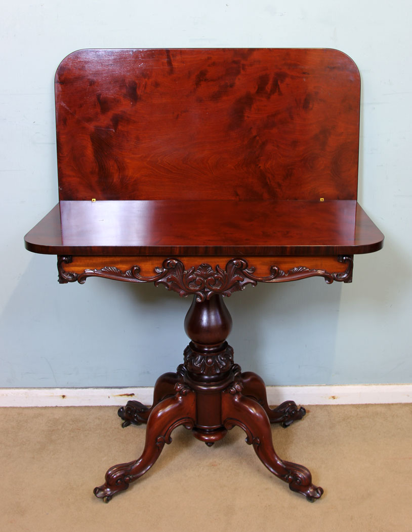Quality Antique Victorian Mahogany Tea Table,