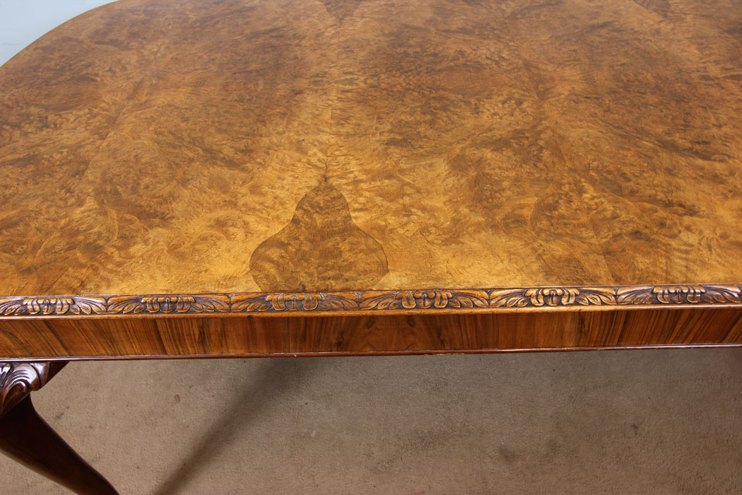 Antique Burr Walnut Dining Table. Antique Furniture.