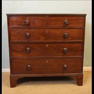 Antique Mahogany Chest of Drawers.