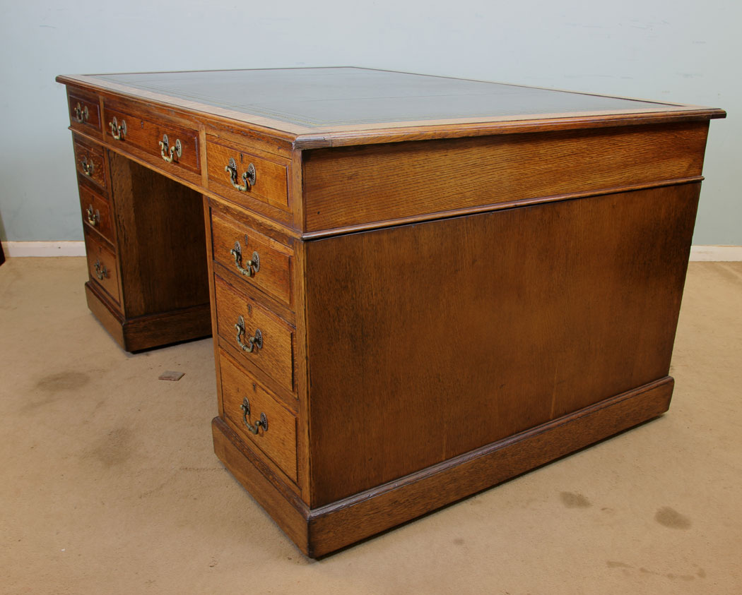 Antique Oak Partners Leather Top Desk. Antique Oak Partners Desk