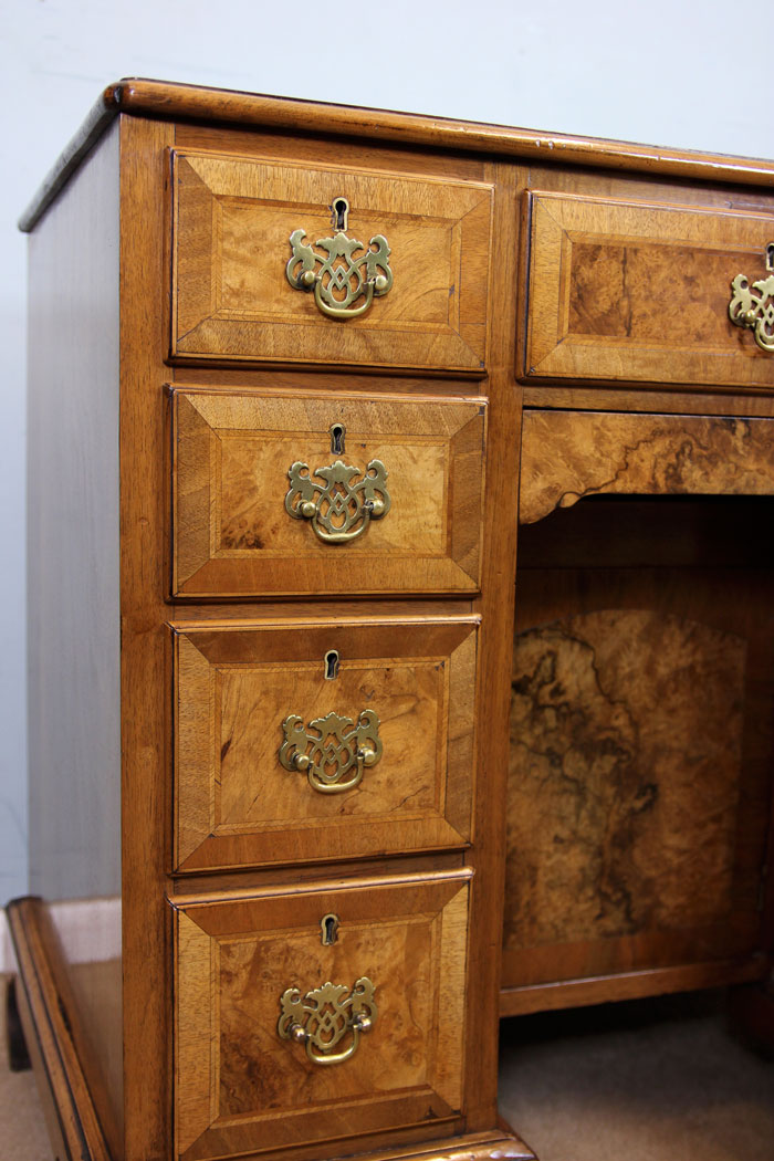 Georgian Style Antique Burr Walnut Dressing Table Desk.