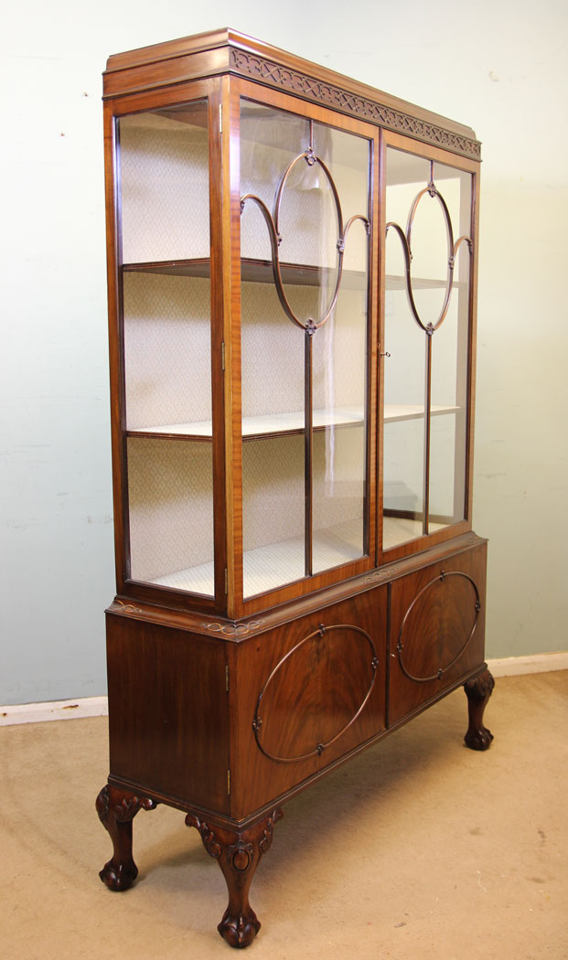 Antique Cippendale Style Mahogany Display Cabinet.