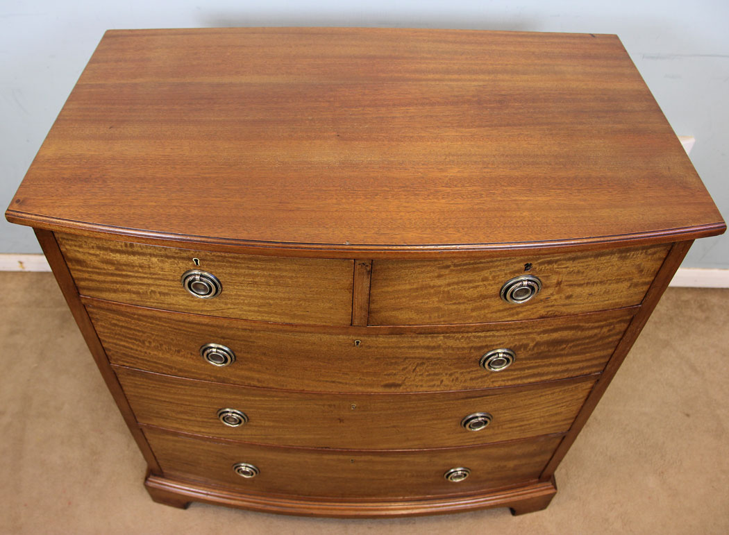Bow Front Antique Mahogany Chest Drawers,