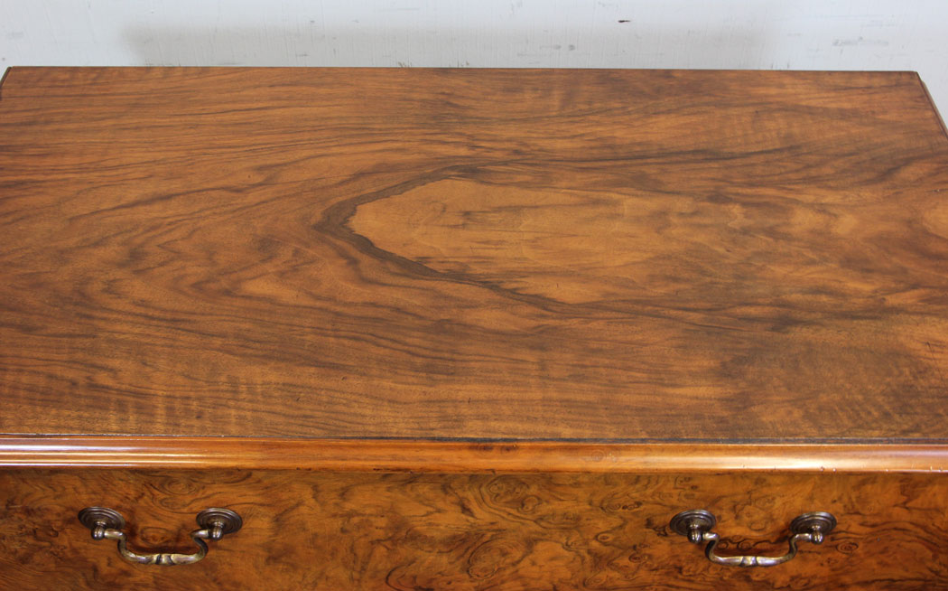 Walnut Chest Drawers.
