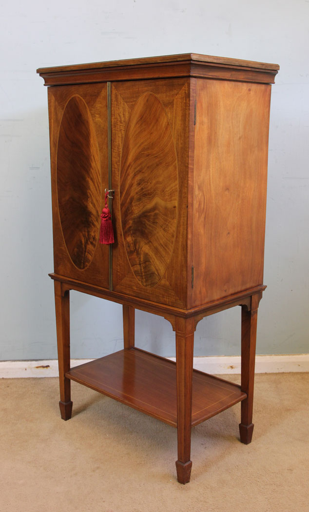 Antique Mahogany Side Cabinet.