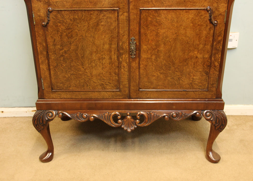 Antique Walnut Cocktail Drinks Cabinet,