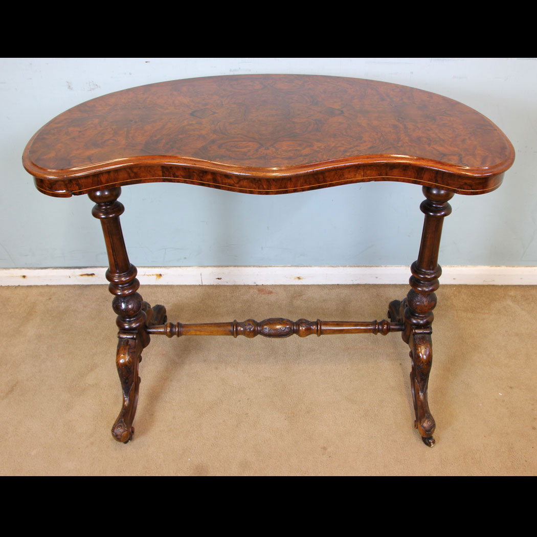 Antique Walnut Side Table. Antique Burr Walnut Side Table