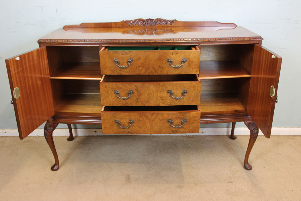 10972r10 Queen Anne Style Sideboard,