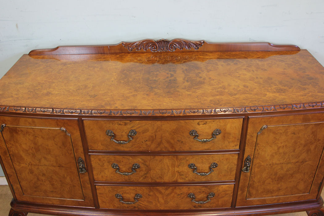10972r11 Queen Anne Style Sideboard,