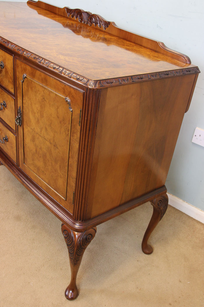10972r6 Queen Anne Style Walnut Sideboard,