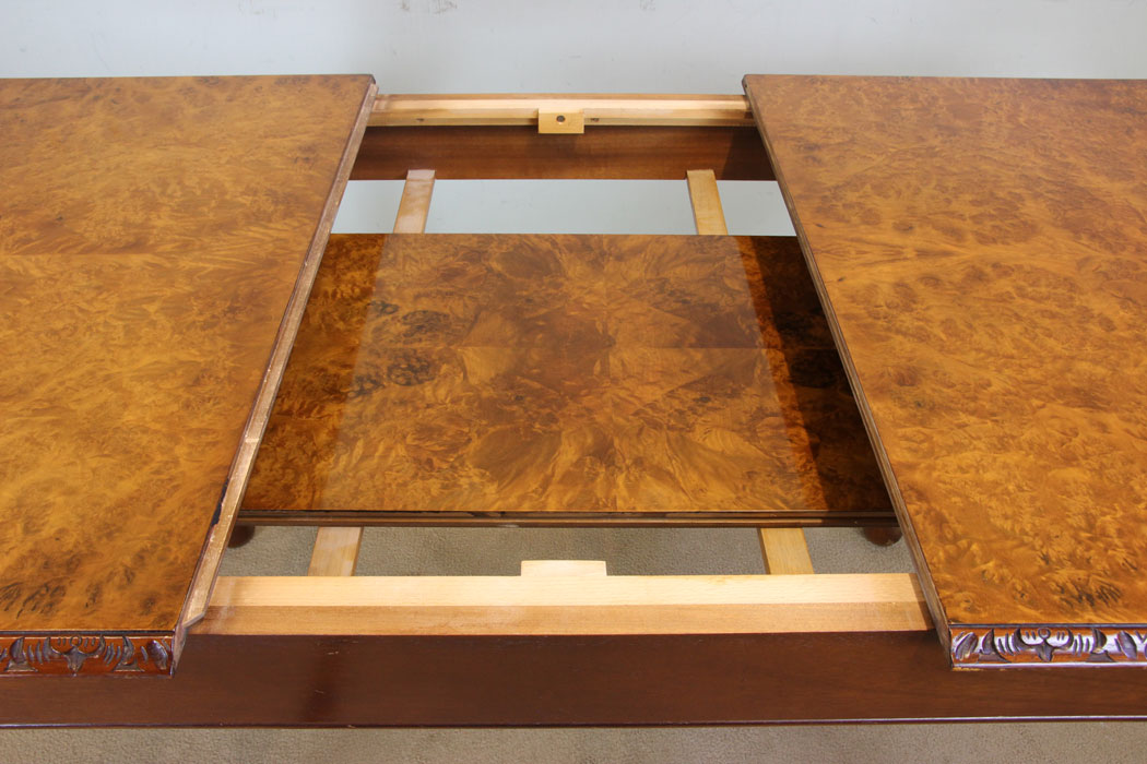 10980r10 Antique Burr Walnut Extending Dining Table, Queen Anne Style Burr Walnut Dining Table