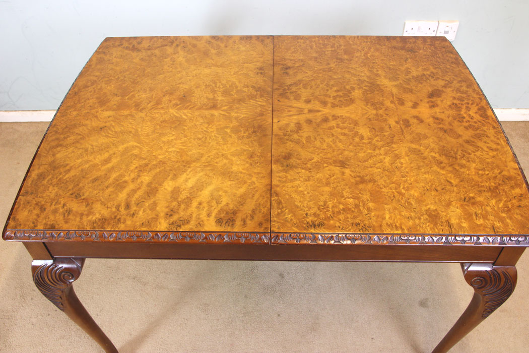 10980r4 Antique Burr Walnut Dining Table, Queen Anne Style Burr Walnut Dining Table