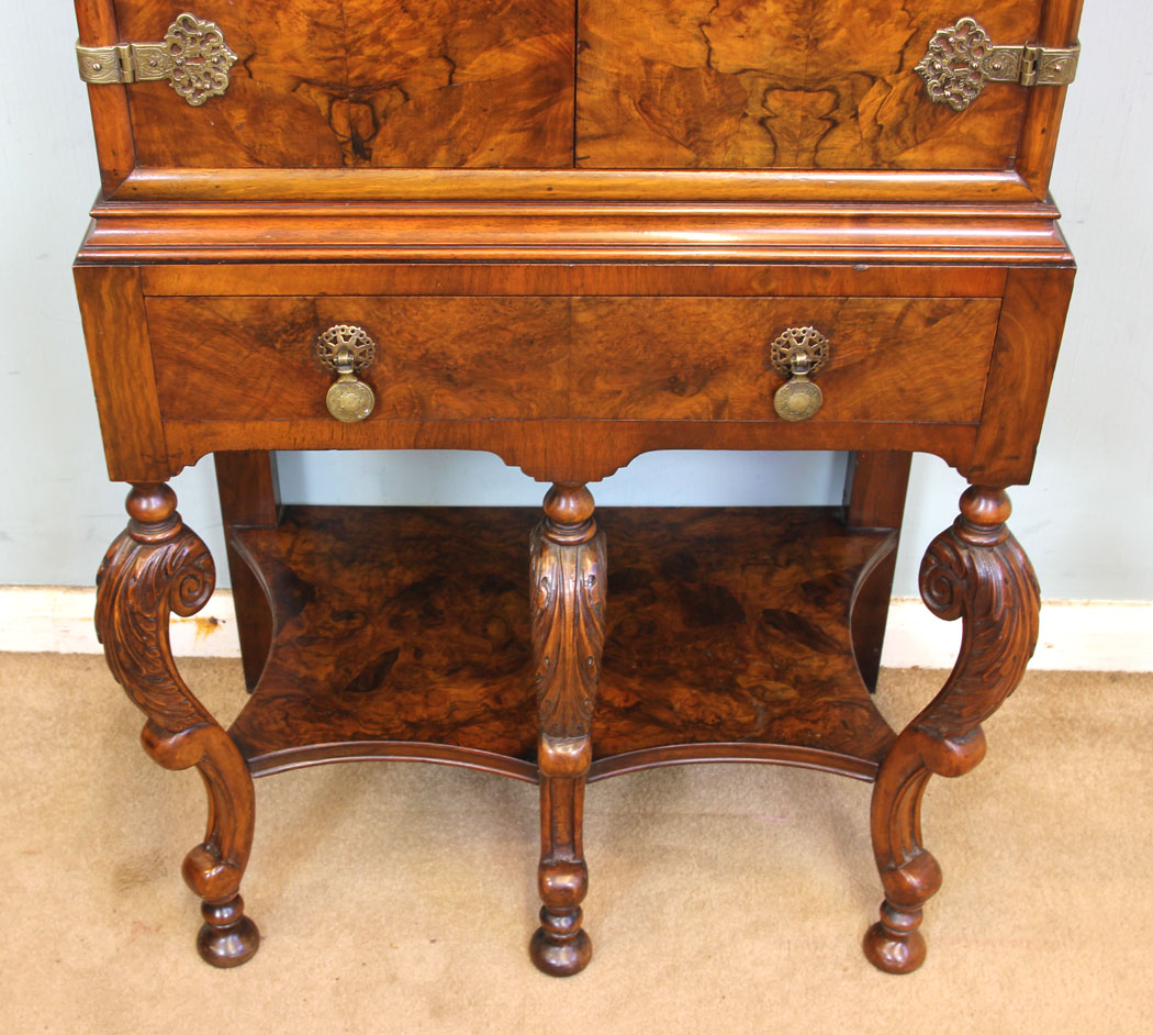 10987r5 Antique Queen Anne Style Walnut Side Cabinet, Antique Figured Walnut Side Cabinet, Drinks Cabinet