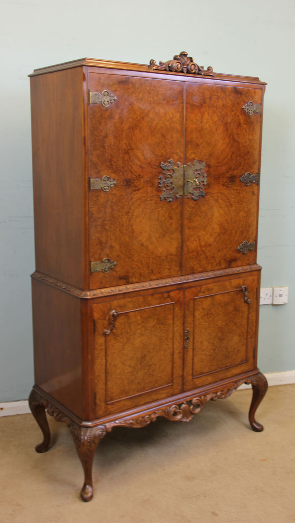 10990r14 Antique Burr Walnut Cocktail Cabinet, Burr Walnut Queen Anne Style Cocktail Drinks Cabinet