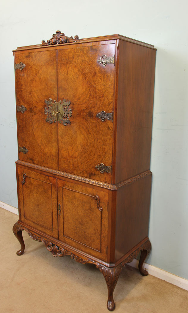 10990r4 Antique Burr Walnut Cocktail Cabinet, Burr Walnut Queen Anne Style Cocktail Drinks Cabinet