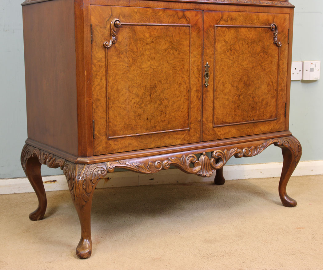 10990r8 Antique Burr Walnut Cocktail Cabinet, Burr Walnut Queen Anne Style Cocktail Drinks Cabinet