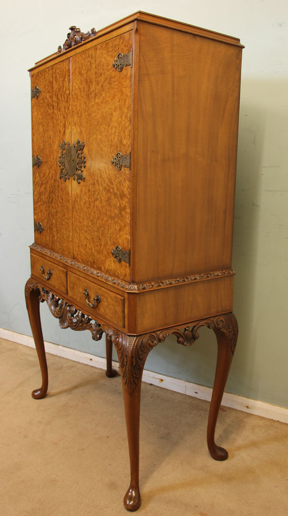 10992r3 Antique Burr Walnut Cocktail Drinks Cabinet, Burr Walnut Queen Anne Style Cocktail Drinks Cabinet