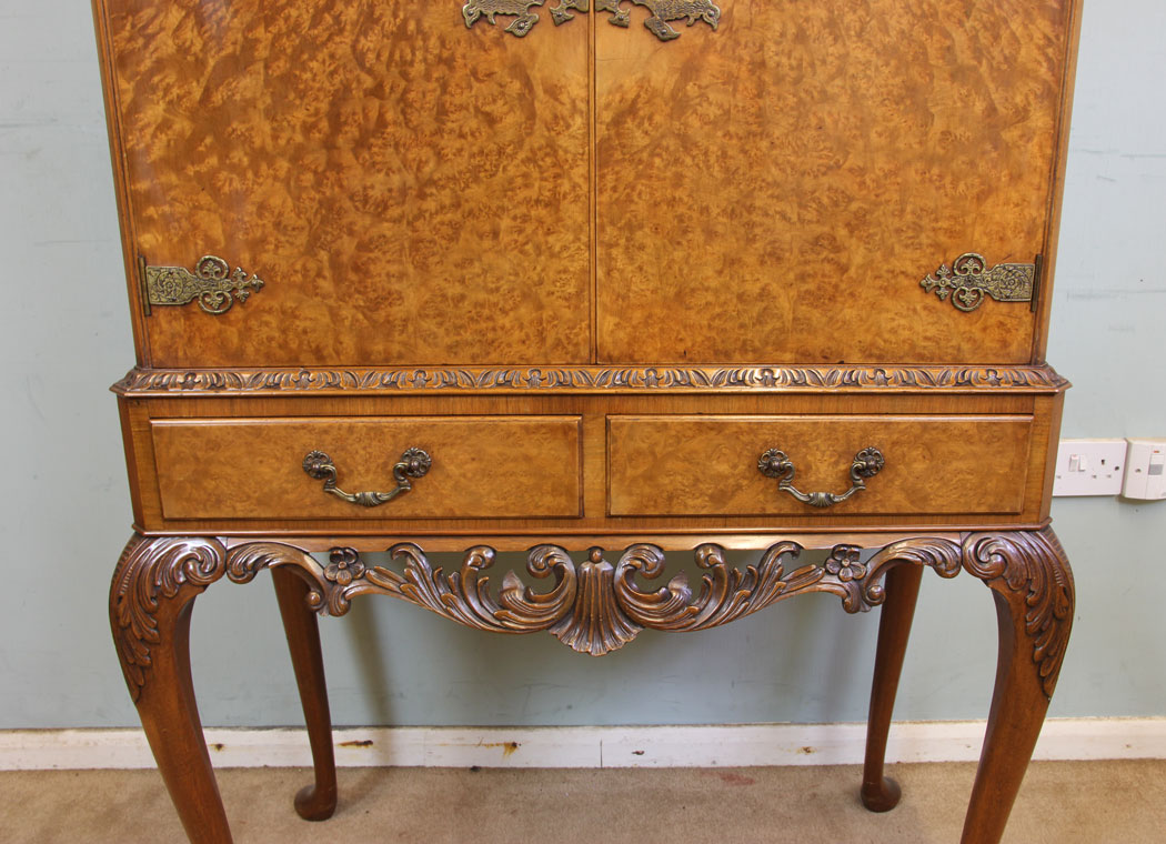 10992r5Antique Burr Walnut Cocktail Drinks Cabinet, London, Burr Walnut Queen Anne Style Cocktail Drinks Cabinet