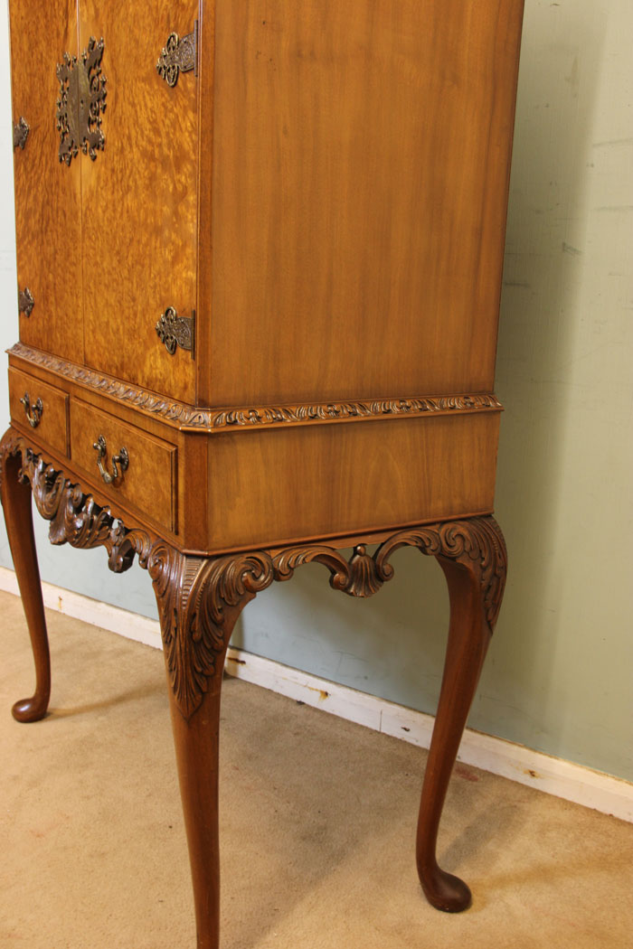 10992r6Antique Burr Walnut Cocktail Drinks Cabinet, Lincolnshire, Burr Walnut Queen Anne Style Cocktail Drinks Cabinet
