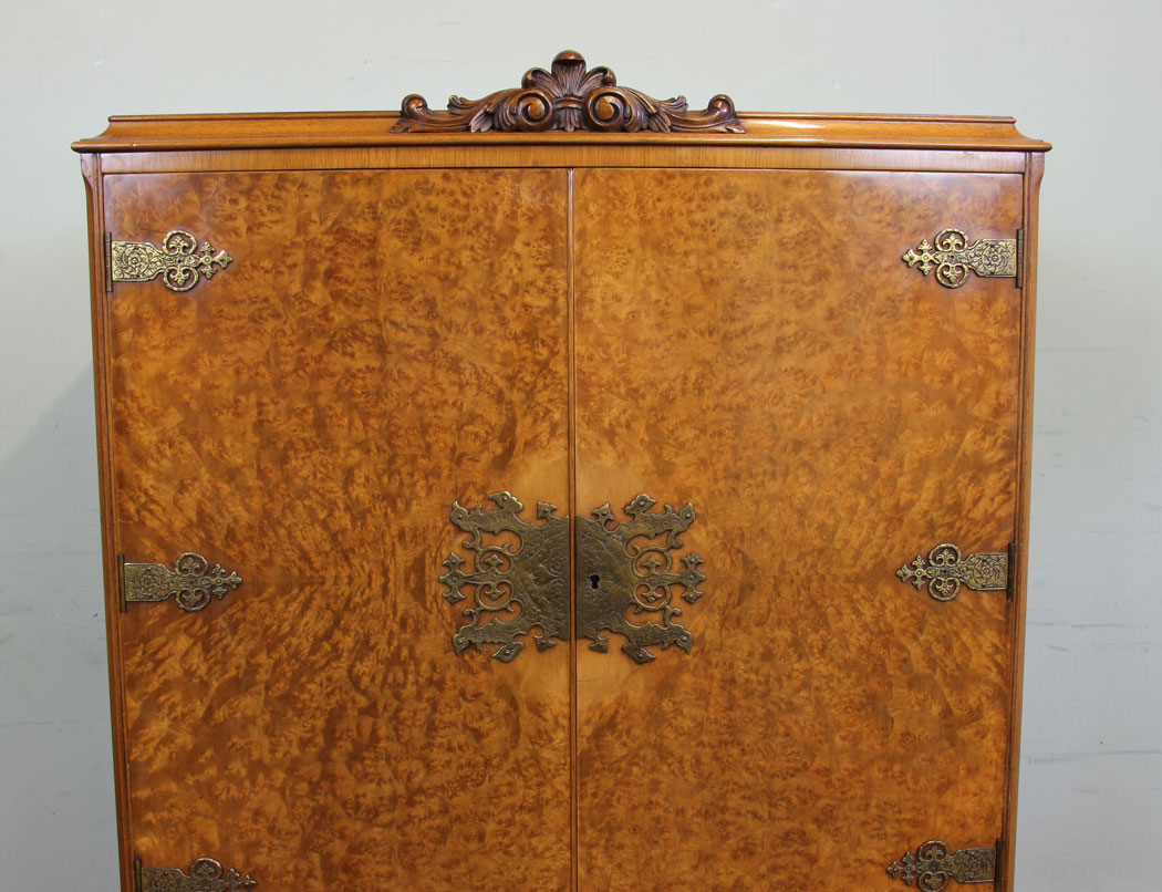 10992r7 Antique Cocktail Drinks Cabinet, The Antique Shop, . Burr Walnut Queen Anne Style Cocktail Drinks Cabinet