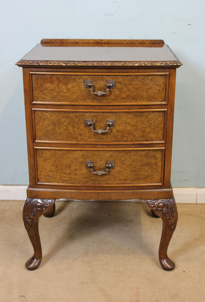 10994r3 Quality Antique Burr Walnut Side Cabinet, Burr Walnut Queen Anne Style Side Cabinet