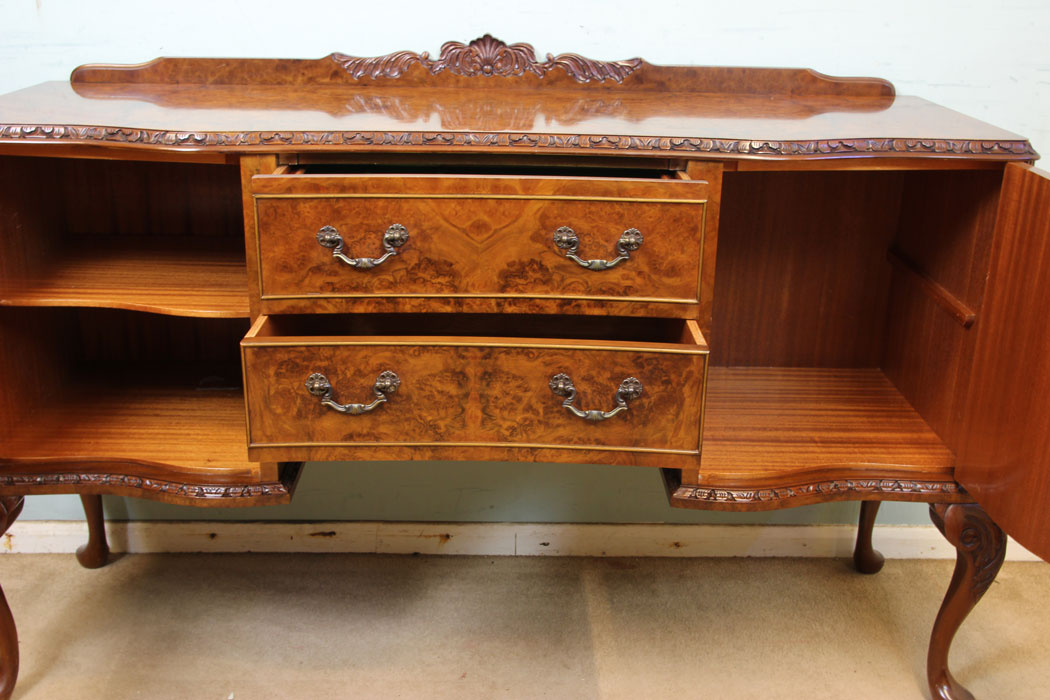 11002r11 Antique Burr Walnut Sideboard, Queen Anne Style Burr Walnut Sideboard