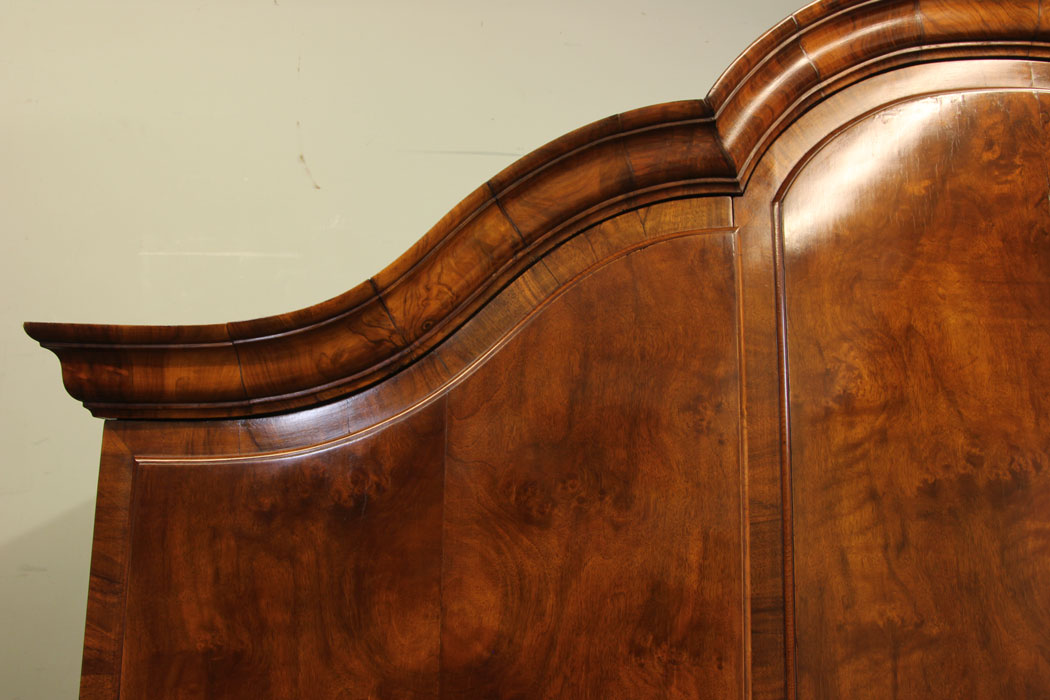 11008r5 Queen Anne Style Wardrobe, Antique Burr Walnut Triple Wardrobe