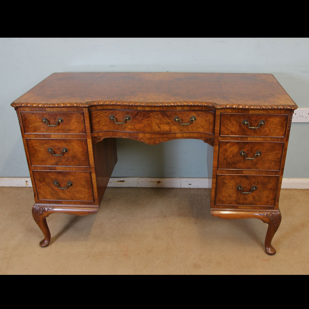 11039r01 Antique Burr Walnut Side Table, Quality Burr Walnut Dressing Table / Writing Desk