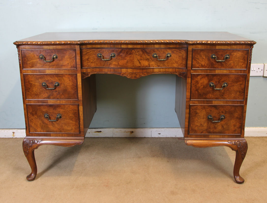 11039r2 Antique Burr Walnut Kneehole Side Table, Quality Burr Walnut Dressing Table / Writing Desk