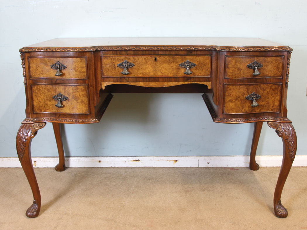 11040r2 Antique Burr Walnut Dressing Table, London, Burr Walnut Writing Side Table / Dressing Table