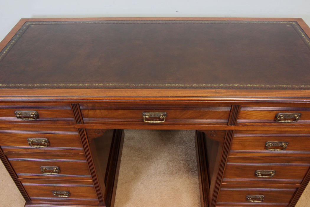 11042r6 Antique Mahogany Leather Top Desk, Antique Mahogany Pedestal Kneehole Writing Desk.