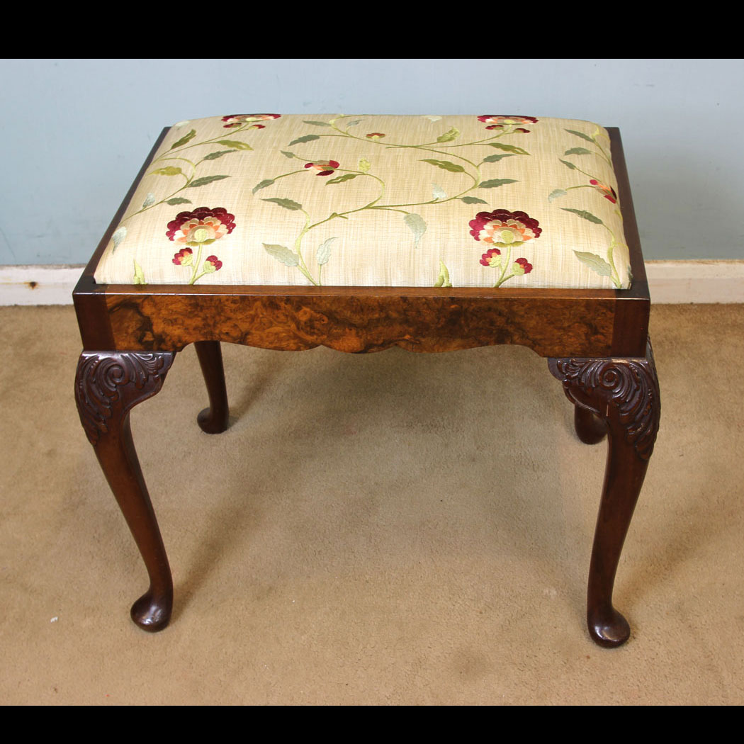 11044r01 Antique Burr Walnut Stool, Burr Walnut Queen Anne Style Stool