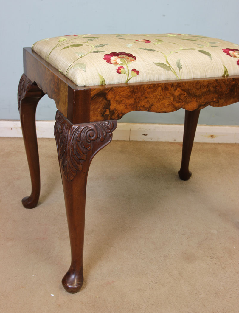 11044r3 Antique Burr Walnut Queen anne Style Stool, Burr Walnut Queen Anne Style Stool
