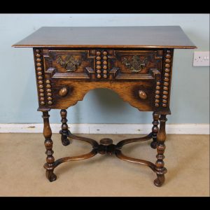 Antique Oak Side Table / Occasional / Lamp Table.