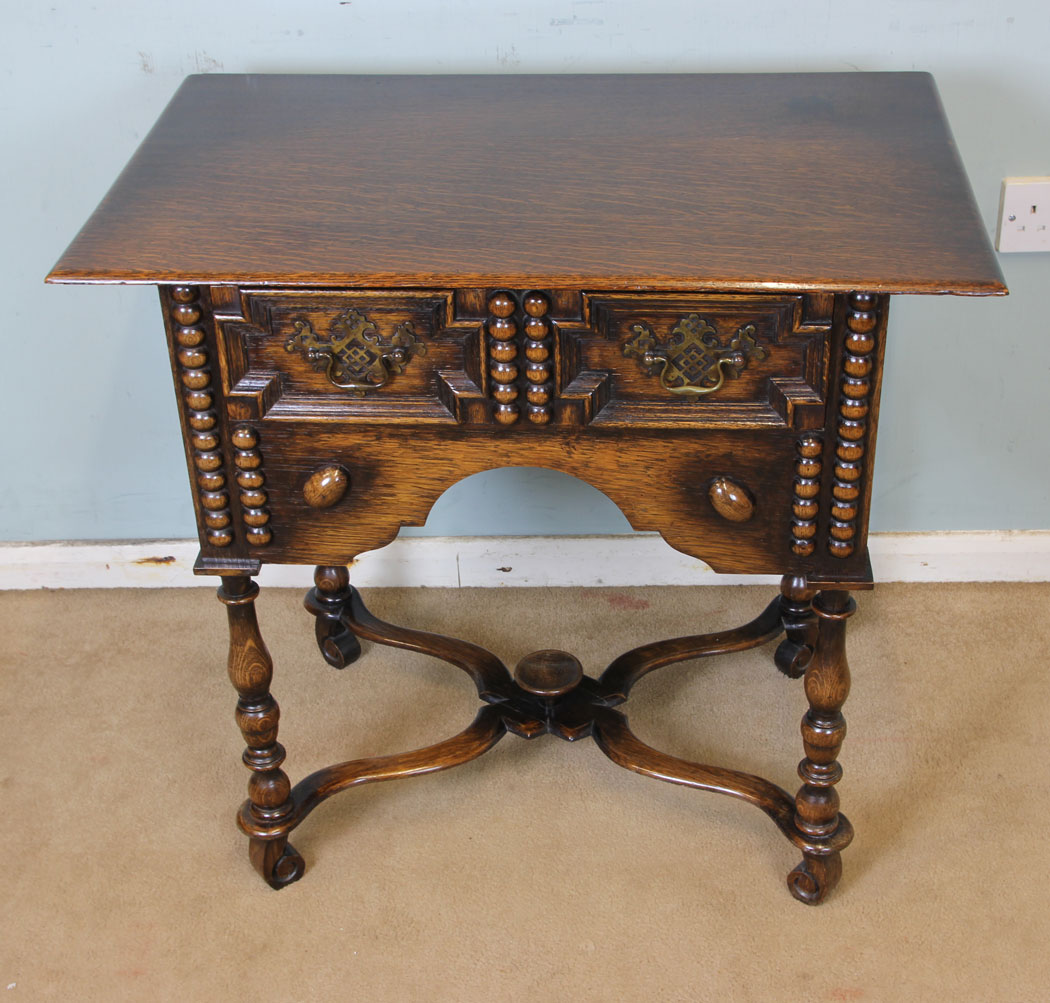 11045r6 Antique Oak Side Table, Antique Oak Side Table