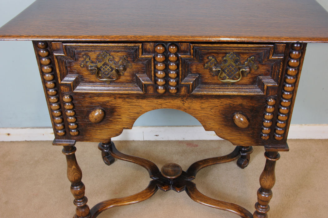 11045r8 Antique Oak Side Table, Antique Oak Side Table