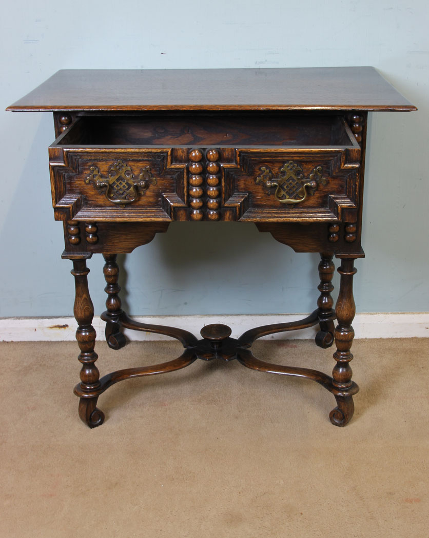 11045r9 Antique Oak Side Table, Antique Oak Side Table
