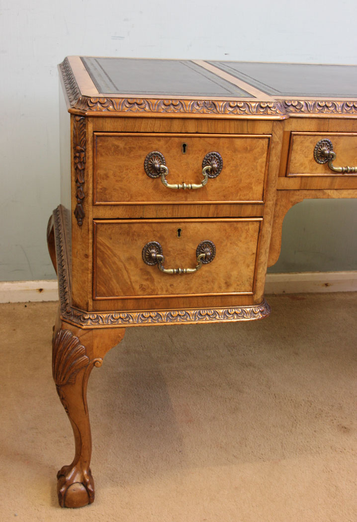 11021r11 Queen Anne Style Antique Ladies Burr Walnut Desk, Queen Anne Style Burr Walnut Writing Desk