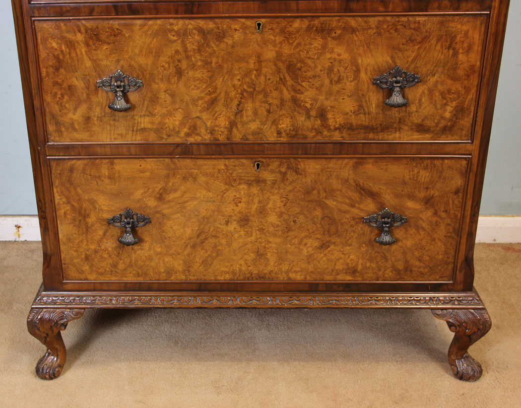 11037r11 Quality Burr Walnut Chest of Drawers, The antique Shop,