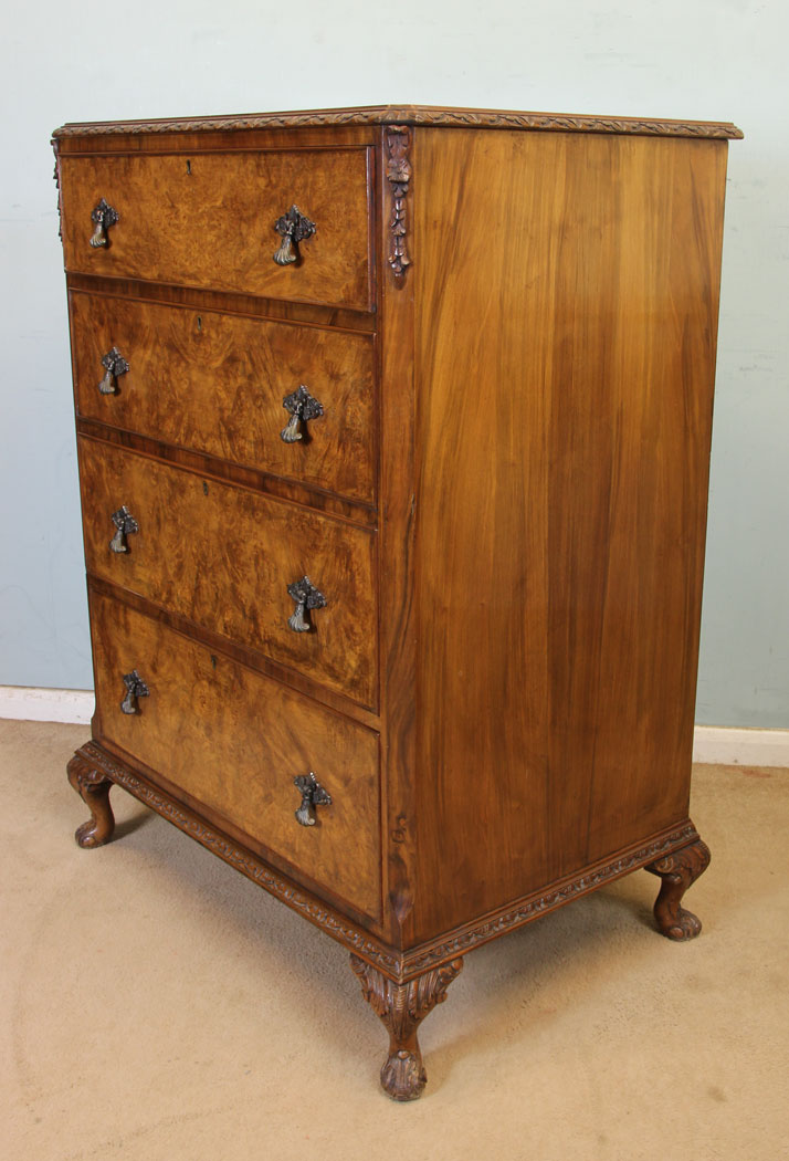 11037r3 Small Quality Burr Walnut Chest of Drawers, Quality Burr Walnut Chest of Drawers