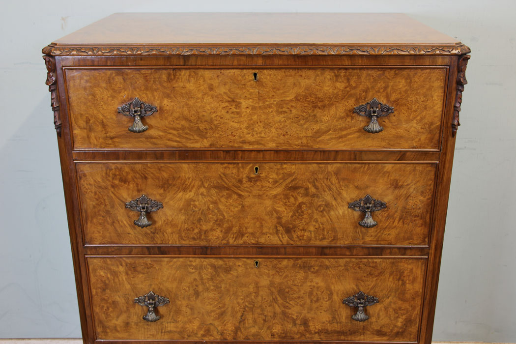 11037r6 Burr Walnut Chest of Drawers, Quality Burr Walnut Chest of Drawers