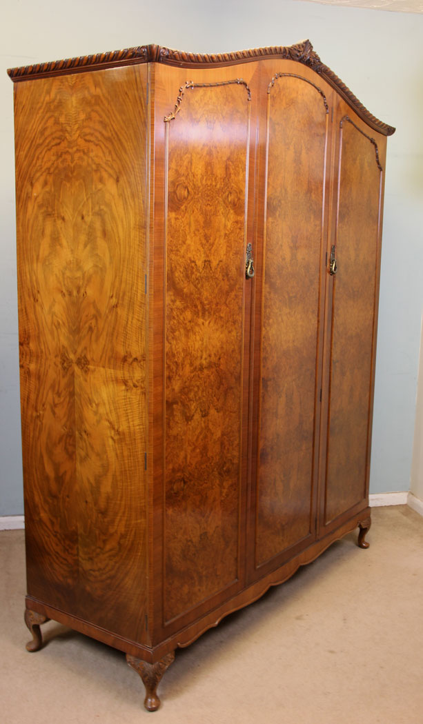 11052r3 Quality Antique Burr Walnut Wardrobe, Quality Burr Walnut Triple Wardrobe