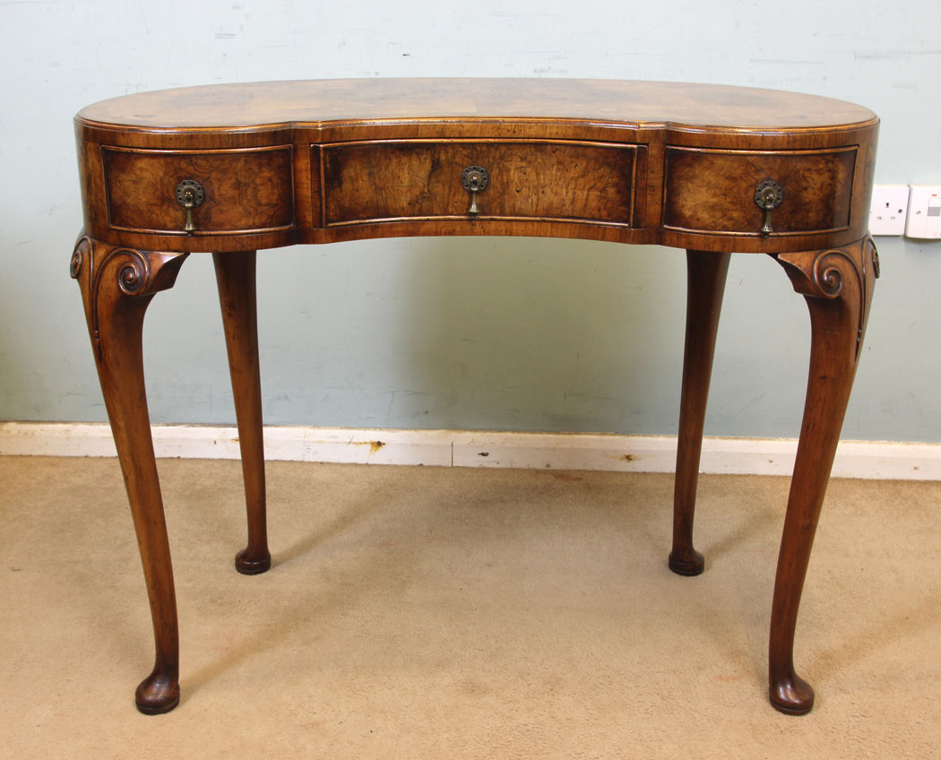 11058r12 Antique Burr Walnut Side Table, London, Antique Shaped Burr Walnut Side Table