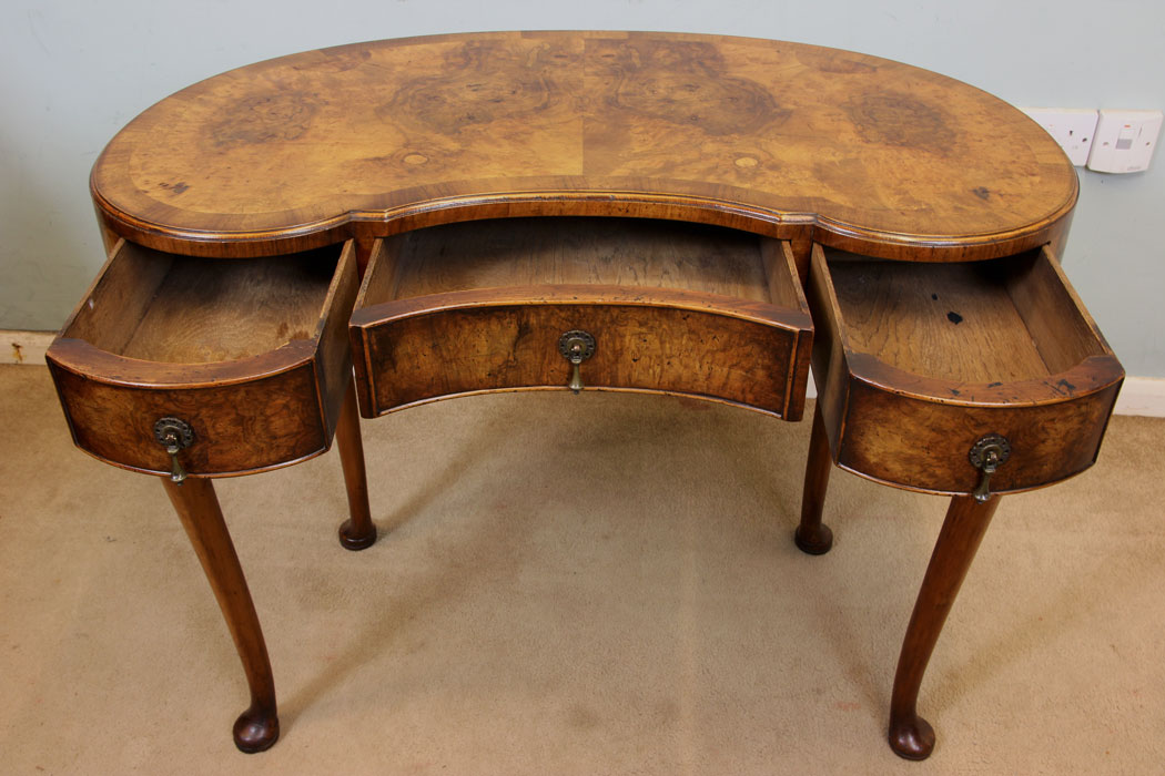 11058r13 Antique Burr Walnut Side Table, Antique Shaped Burr Walnut Side Table