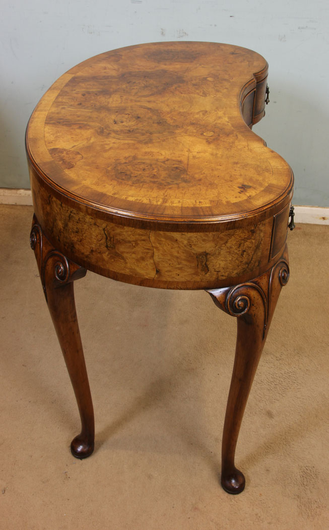 11058r7 Antique Burr Walnut Dressing Table, Antique Shaped Burr Walnut Side Table