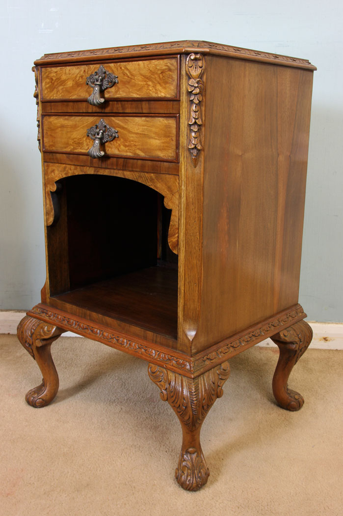 11060r3 Pair Antique Walnut Bedside Cabinets, Tables, Pair Burr Walnut Bedside Cabinets